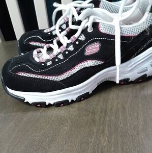Skechers Tennis Shoes